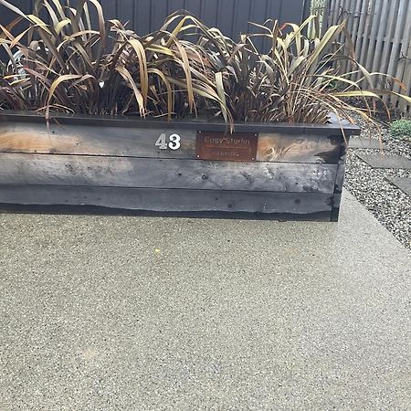 Cozy Stylish Studio Entry Off Northburn Road Wanaka Exterior photo